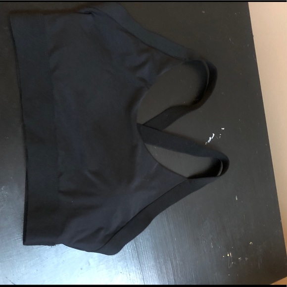Strappy Black Sports bra - Picture 1 of 3